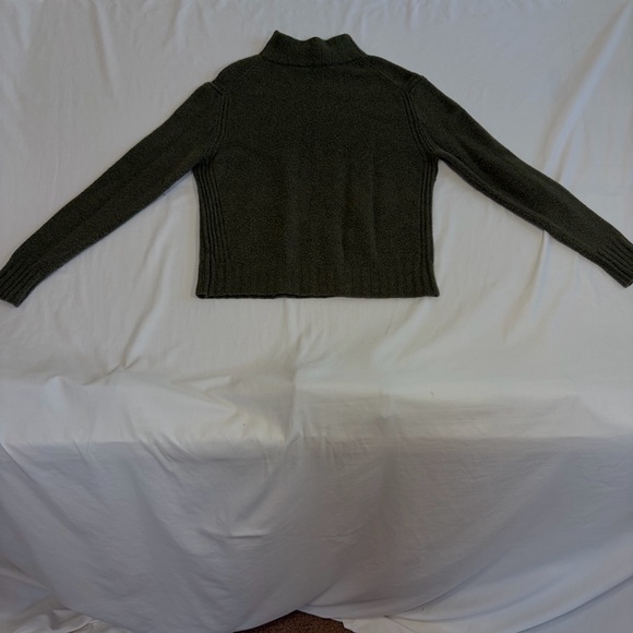 J Crew Olive Green Merino Wool Blend Women's Turtle Neck Sweater Size Large - Picture 3 of 10